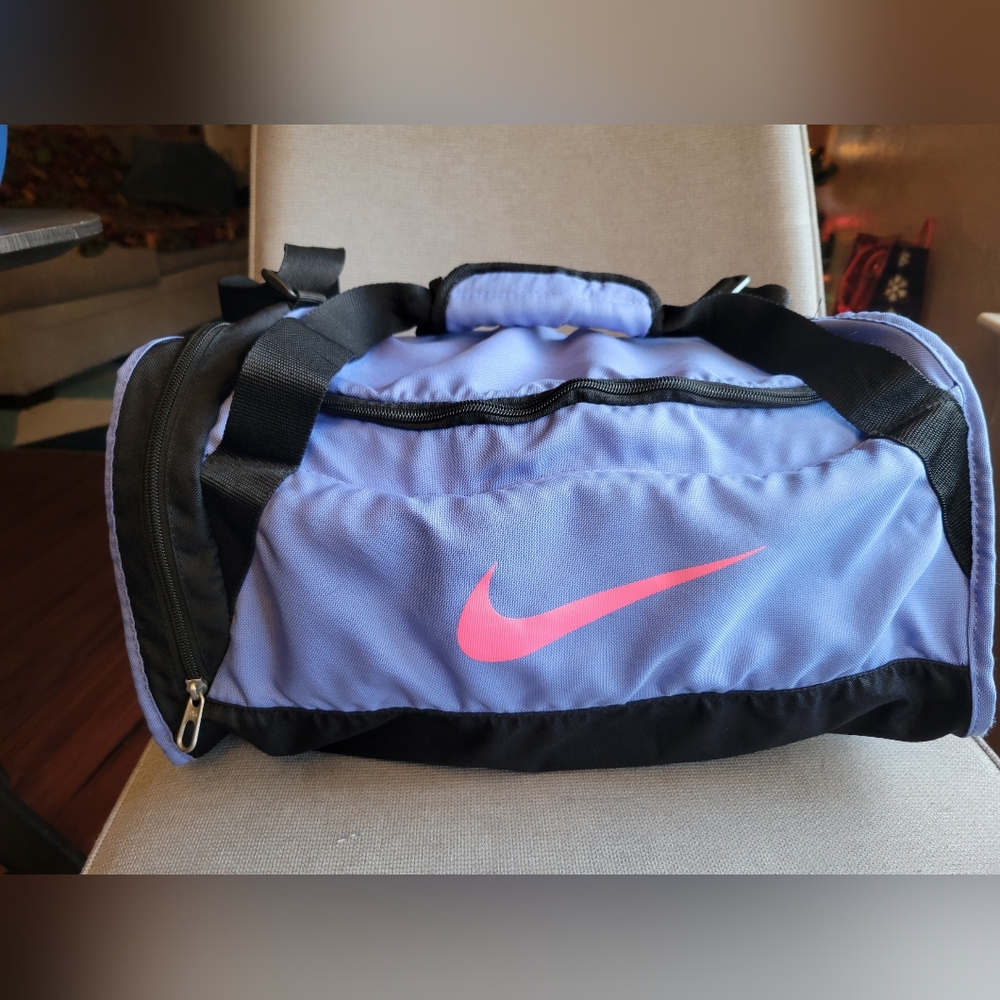 Nike duffle bag, 16in, purple, pink